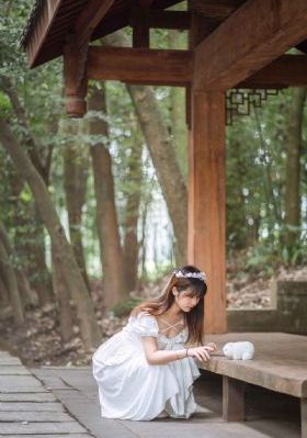 欧洲美女的黄色的视频_720电影完整版